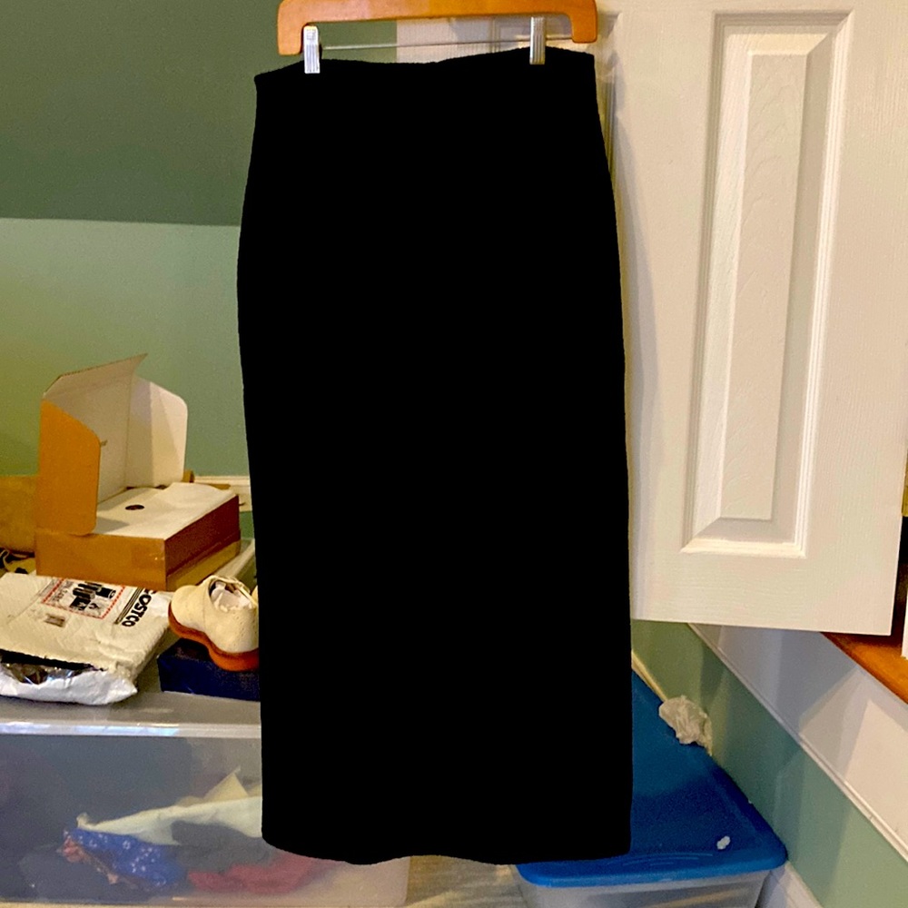 G.G. Sport black elastic waist skirt. Size M.
